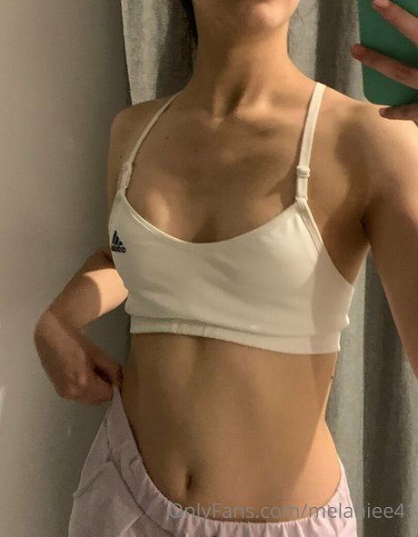 melaniee41 naked model gallery