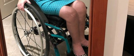 theparatara hot actress images