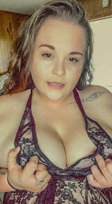 xolunalou high quality model pic