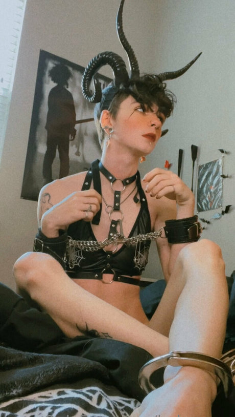 Babyyzee model pornographic image