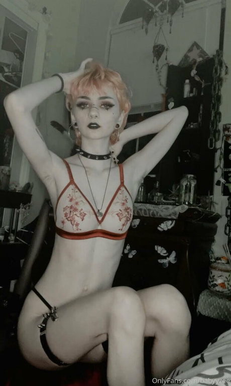 Babyyzee pornstar adult photo