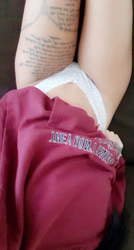 Hollie Stafford star free photos