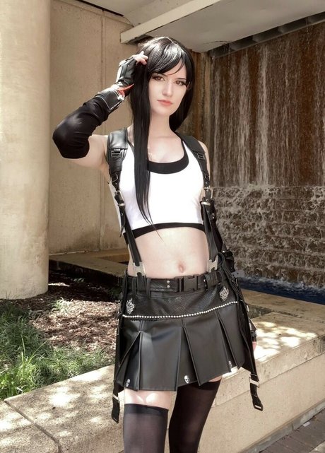 HazelFig nude model pics