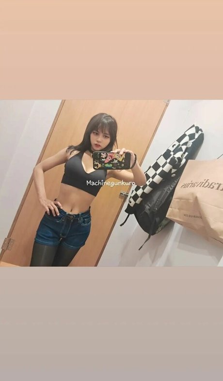 Kuro Emma model art picture