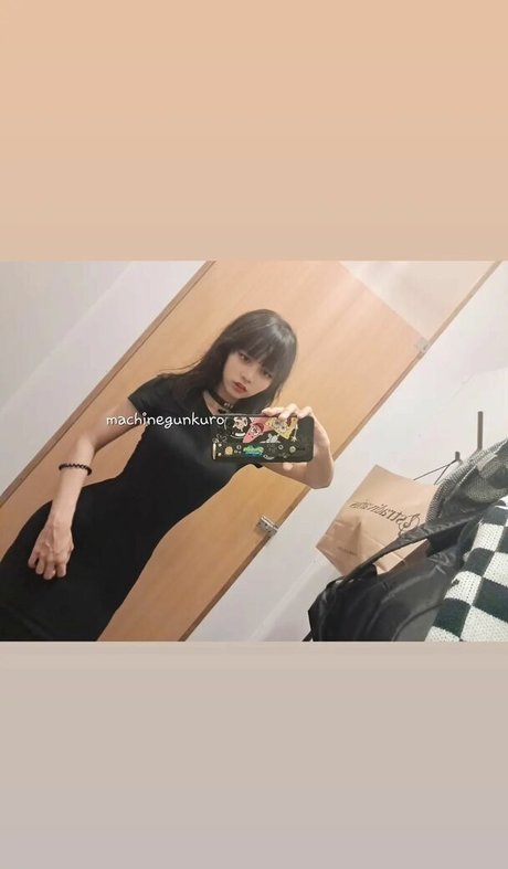 Kuro Emma erotic model pics