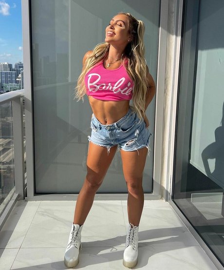 Andrea Paola Carmona star exclusive image