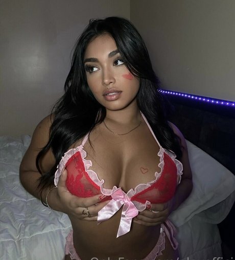 Alejandra Velasquez pretty model galleries