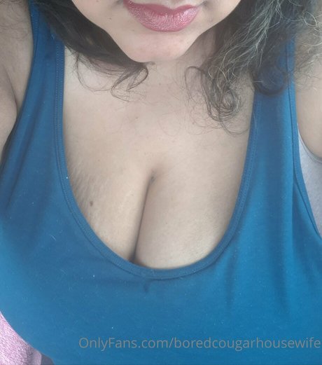 boredcougarhousewife model free photo