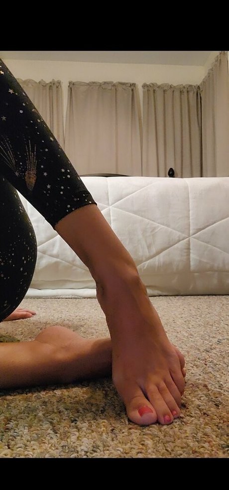 thinbitch925 nude actress archive