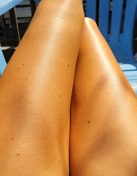 thinbitch925 porn model pic