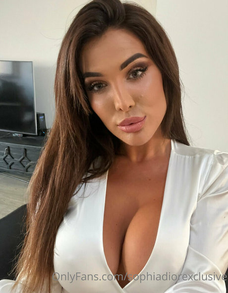sophiadiorexclusive model naked galleries