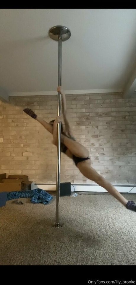 Lily Brooke model sexy photo