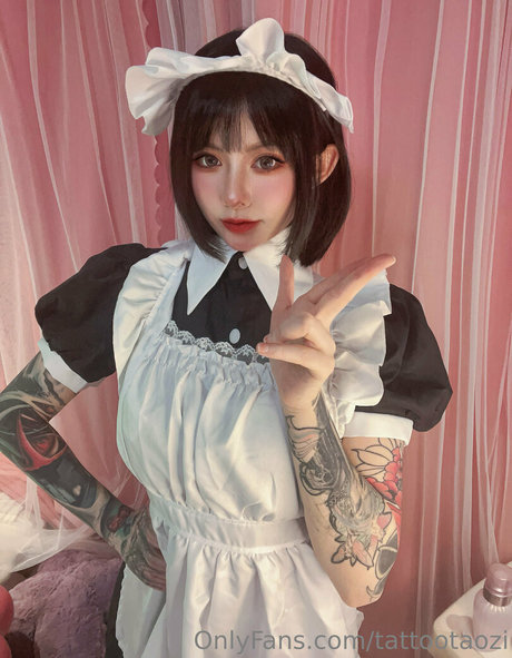 Tattoo Taozi model nude picture