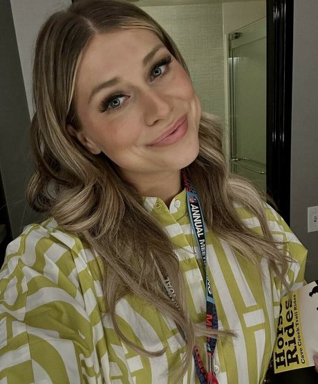 Dannie Rogers model adult picture