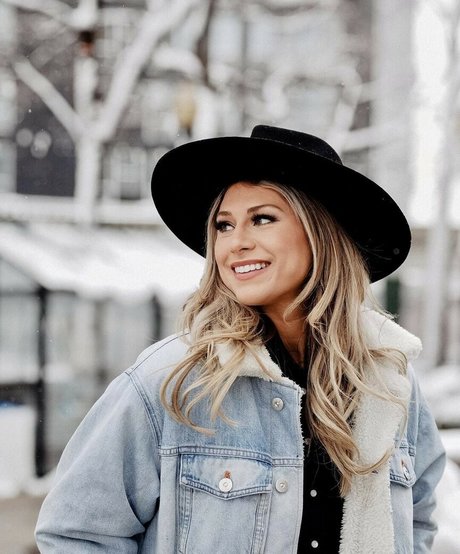 Dannie Rogers model free image