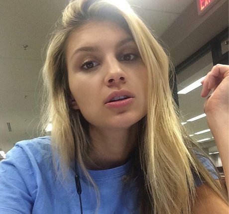 teen doggystyle onlyfans erotic pic