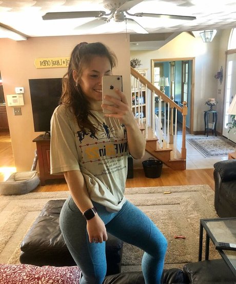 Jordan Rose Schmidt beautiful model images