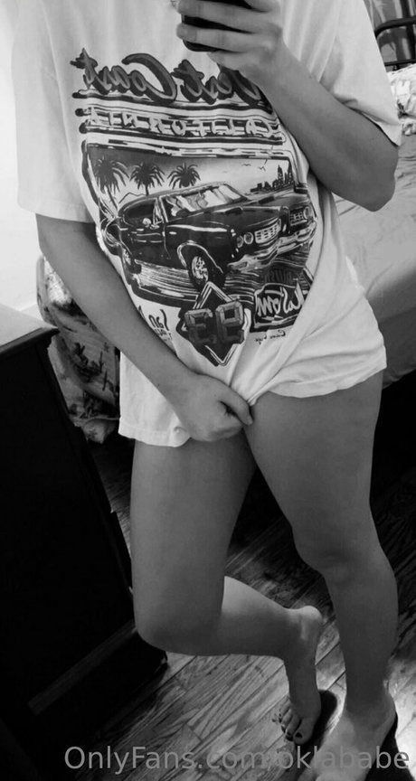 oklababe model art gallery