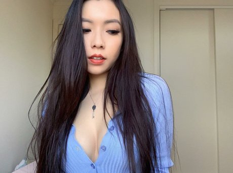 blonde babe onlyfans pornographic img