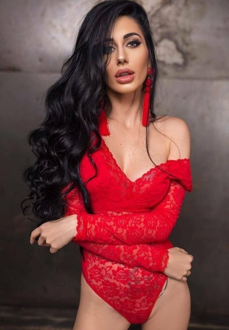 your sweet mari adult model image