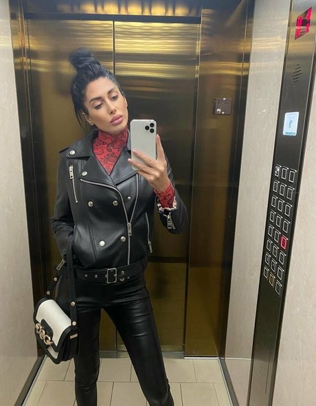 your sweet mari model beautiful photo