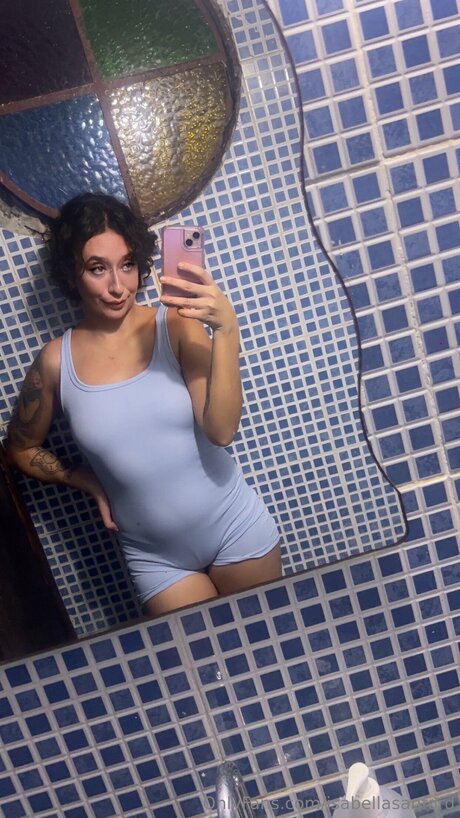 isabellasanford art actress pics