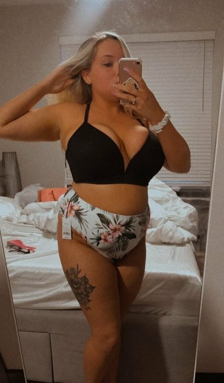 chloenyxxx420 star exclusive image