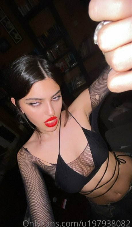 Desiree Bunny nude actress gallery