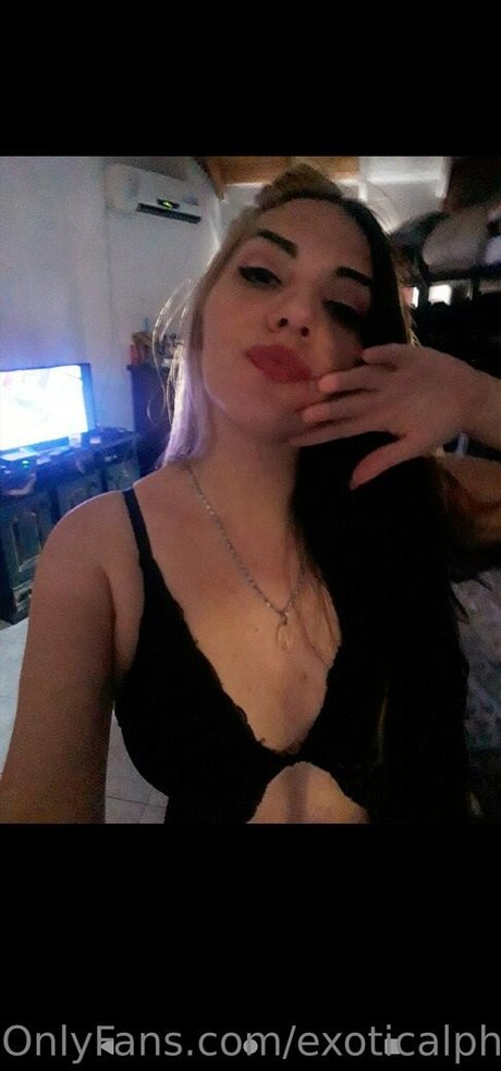 exoticalphagirl model naked img