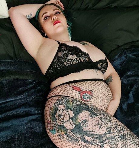 delilahslay top model photo