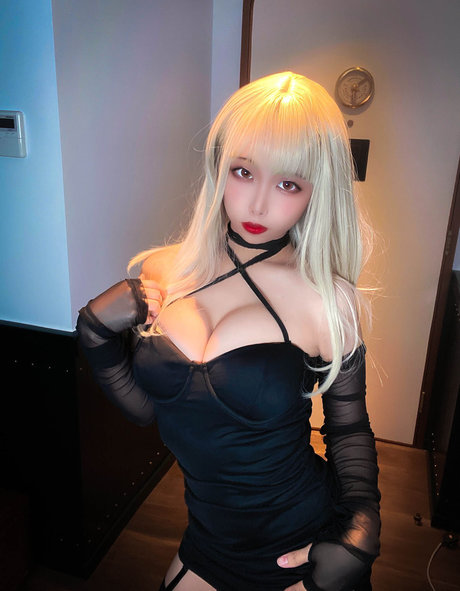 NazoEirian model sex photo