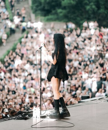 Maggie Lindemann model perfect photo