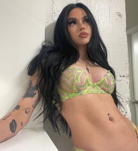 Maggie Lindemann pornstar nice photo