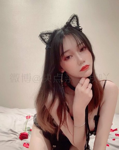 Qinqinwoya perfect star photos