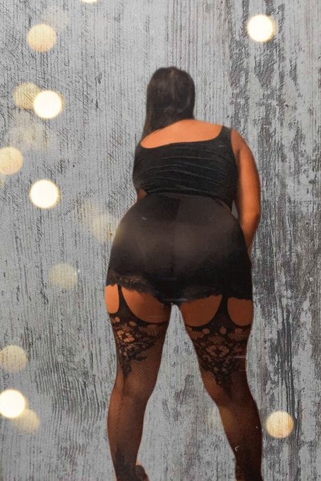 GoldnPersephone sex model img