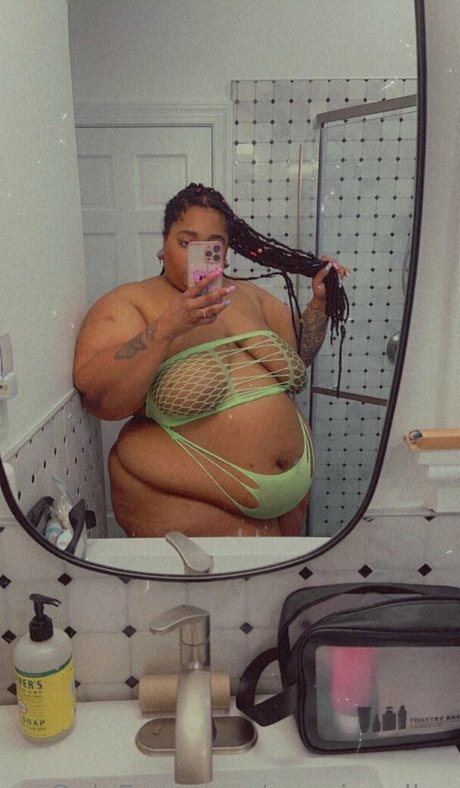 growingellex model high quality photo