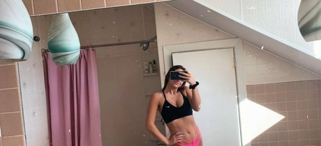 Emmie Garver star erotic pics