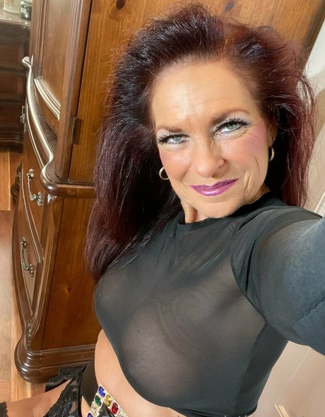 sexy inthecountry nude actress gallery