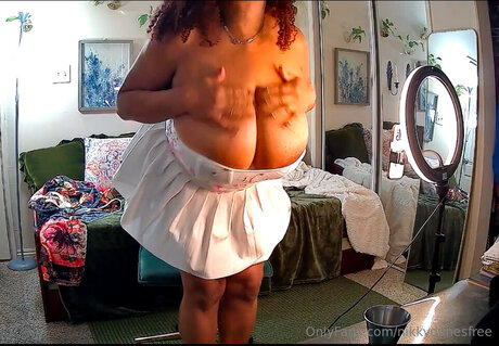 nikkydunesfree model best img