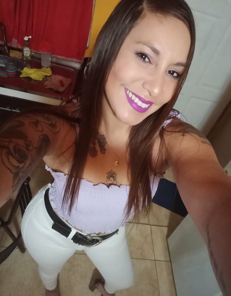 bitchlatina22 nudes model image