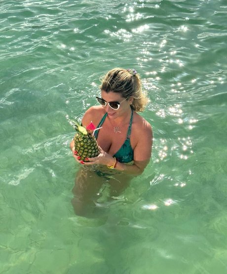 Isabela Pagliari free star img