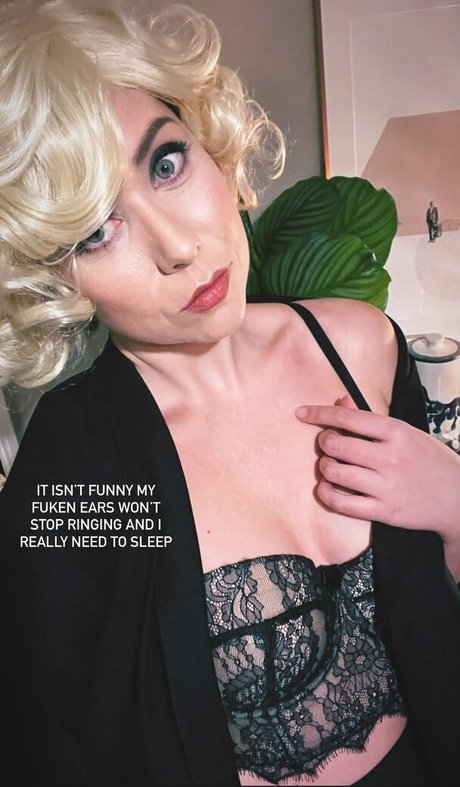 Hazel Hayes free pornstar pics