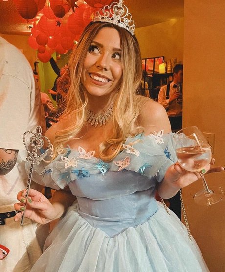 Hazel Hayes model nude images