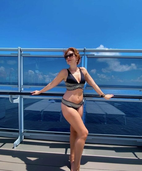 Hazel Hayes nude star galleries