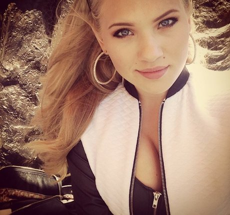 Anja Nissen pornstar nude images