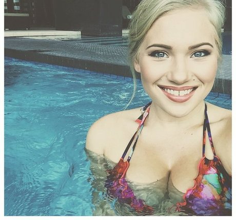 Anja Nissen pretty star pic