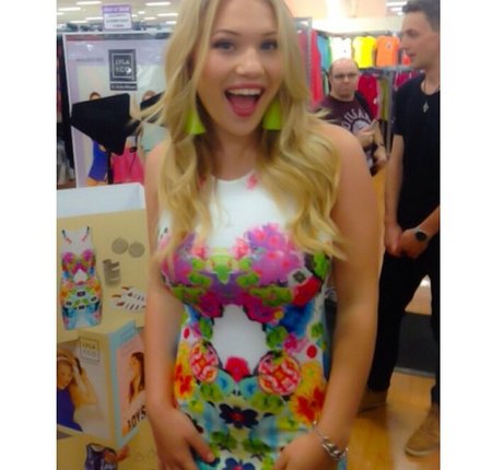 Anja Nissen art model gallery