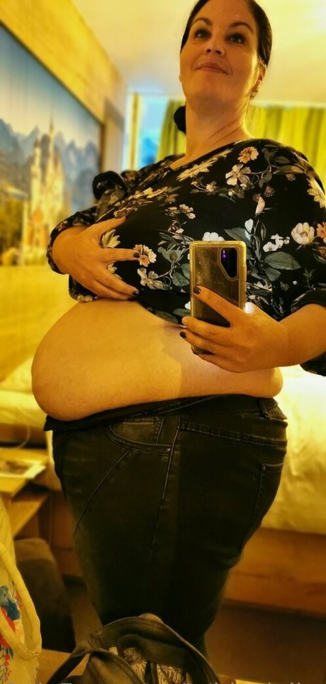 small onlyfans pretty image