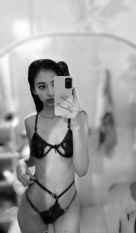 yesiiv hot star images