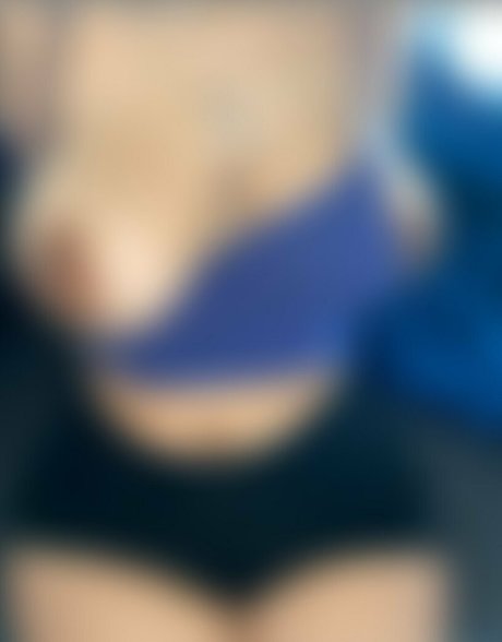 mizzoktoberxxx pornstar naked img